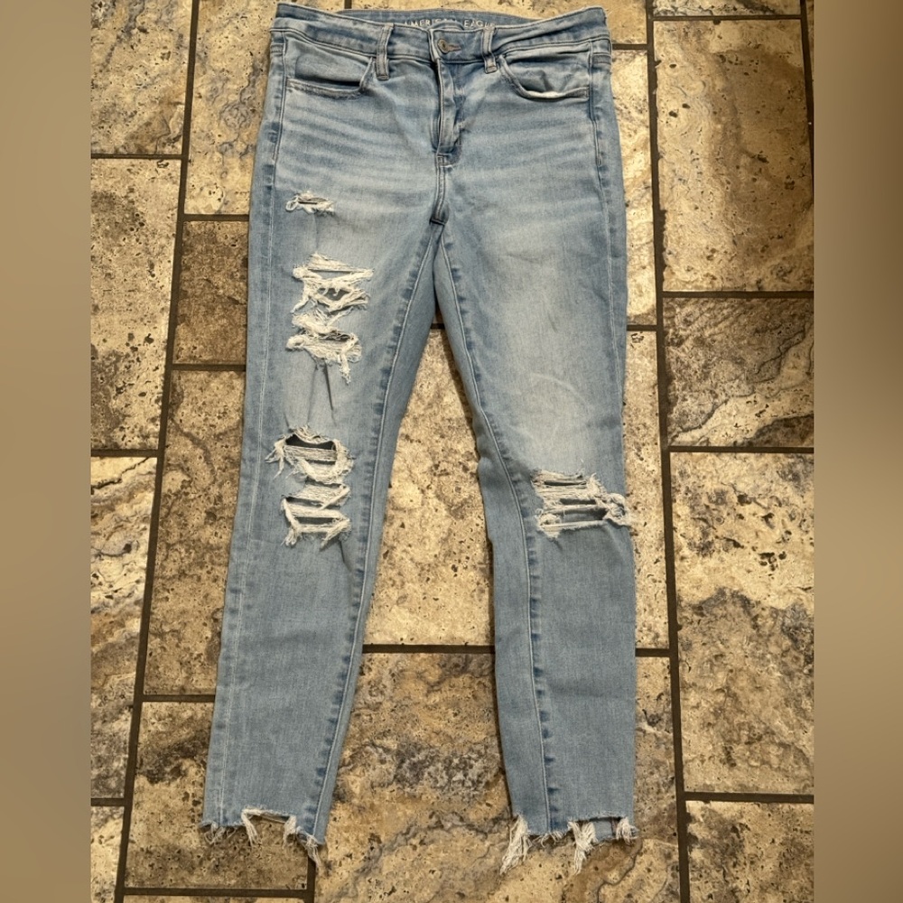 American Eagle Outfitters Light Blue Distressed Skinny Jeans